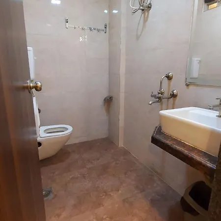 Hotel Rigga Kokilaben Dhirubhai Ambani Hospital 3*