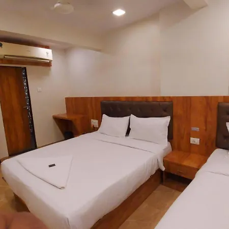 Hotel Rigga Kokilaben Dhirubhai Ambani Hospital 3*