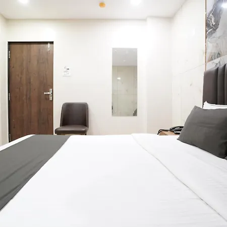 Guest house U Life Residency Mumbai