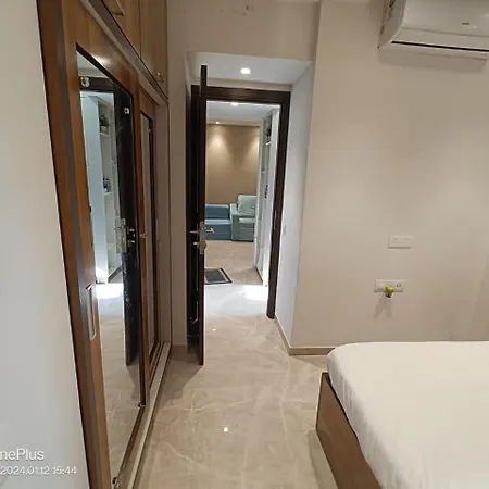 1bhk Royal In Regent Hill Apartment *
