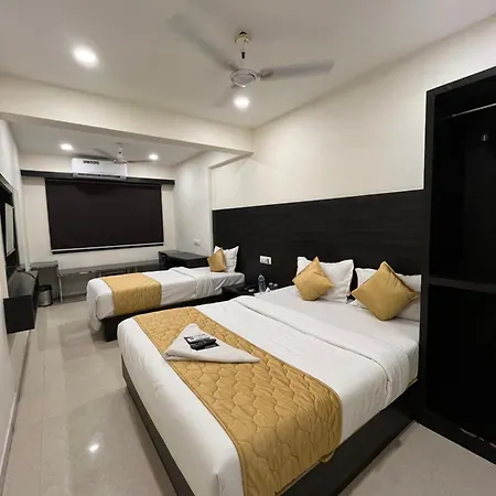 Hotel Wind Flower Regency - Near Kokilaben Hospital