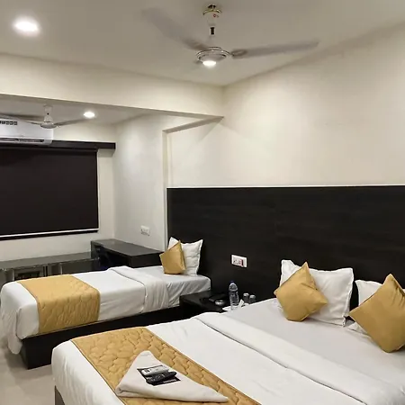 Hotel Wind Flower Regency - Near Kokilaben Hospital 3*