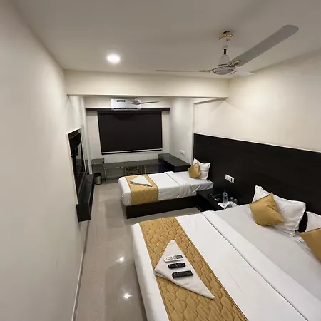Wind Flower Regency - Near Kokilaben Hospital Hotel 3*