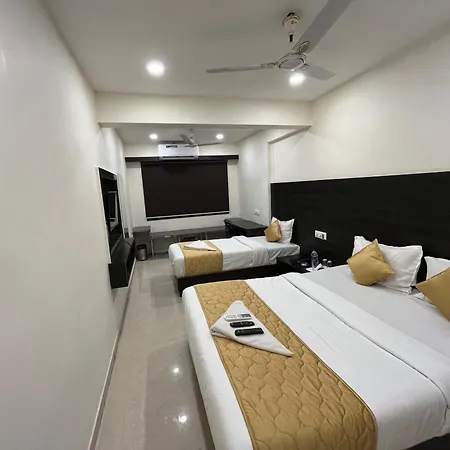 Hotel Wind Flower Regency - Near Kokilaben Hospital 3*