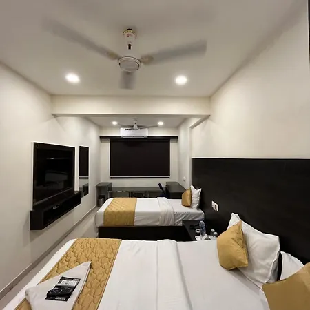 Wind Flower Regency - Near Kokilaben Hospital 3*