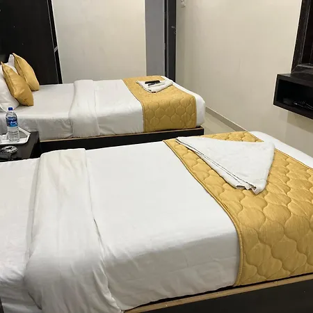 Hotel Wind Flower Regency - Near Kokilaben Hospital 3*