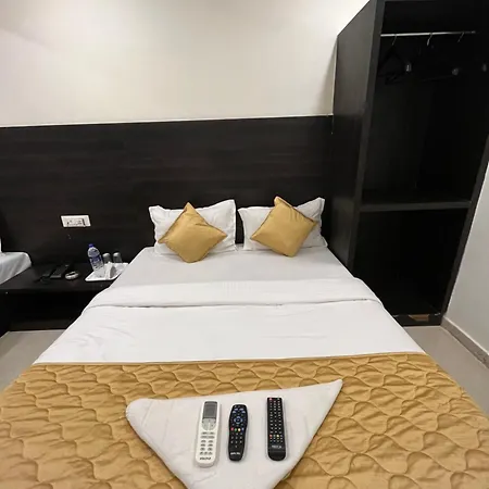 Hotel Wind Flower Regency - Near Kokilaben Hospital Mumbai