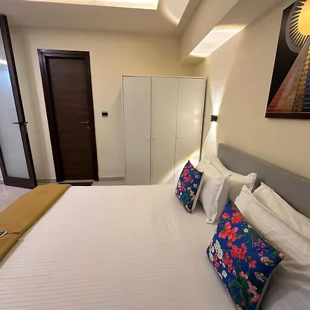 Apartment 1br Service In Bkc By Florastays Mumbai