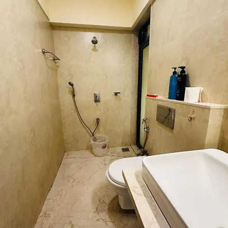 Apartment 1br Service In Bkc By Florastays