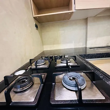 Apartment 1br Service In Bkc By Florastays *