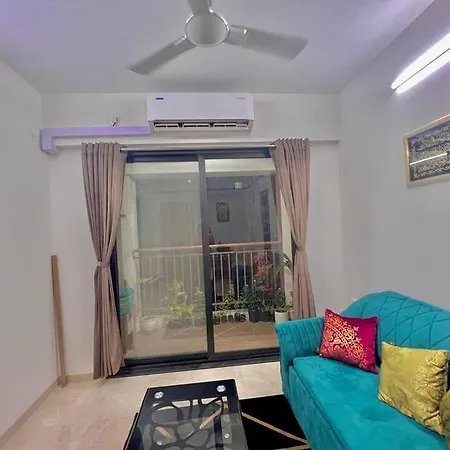 Hillview Comfy Flat In Dahisar Apartment *