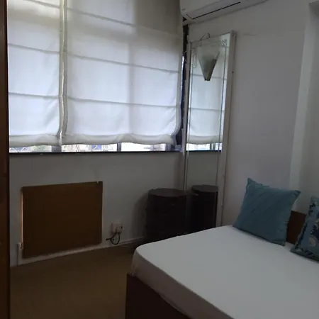 Seaview Bandra W Nr Taj Indian Women Only Homestay Mumbai