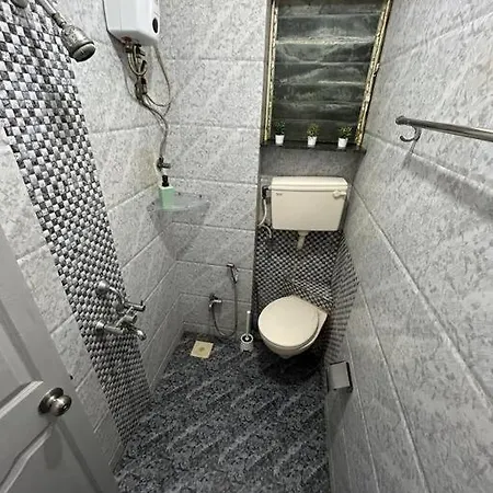 Compact 2 Bhk With Balconies Khar West - By Kapishbnb