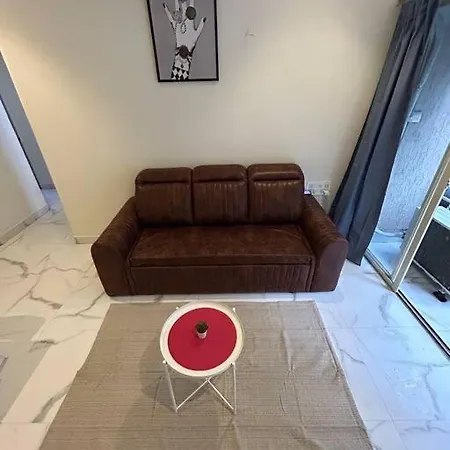 Compact 2 Bhk With Balconies Khar West - By Kapishbnb Apartment Mumbai