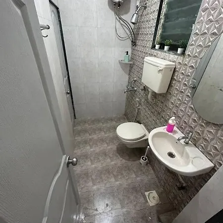 Compact 2 Bhk With Balconies Khar West - By Kapishbnb