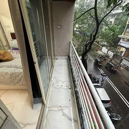Compact 2 Bhk With Balconies Khar West - By Kapishbnb Mumbai