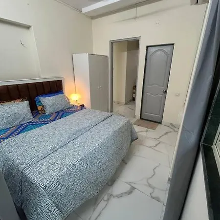 Compact 2 Bhk With Balconies Khar West - By Kapishbnb Apartment *