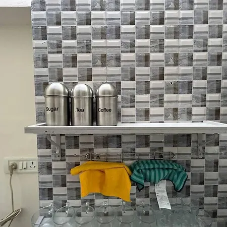 Compact 2 Bhk With Balconies Khar West - By Kapishbnb
