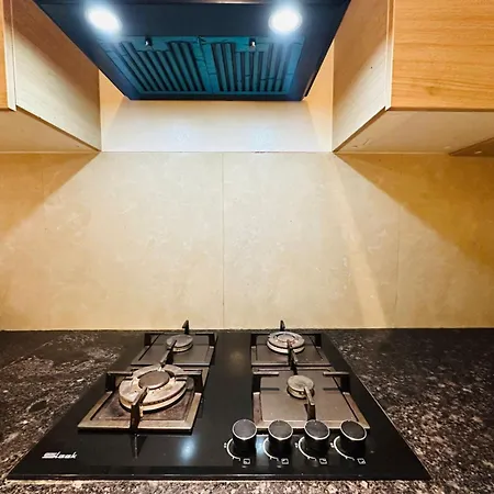 1.5br Service In Bkc By Florastays Apartment