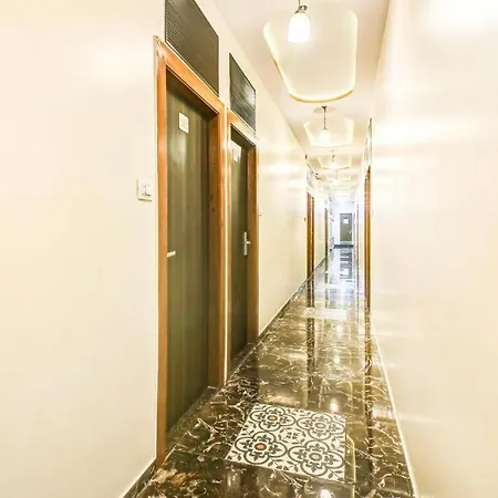 Guest house Glitz Axis International - Nr Iit & T2 3*