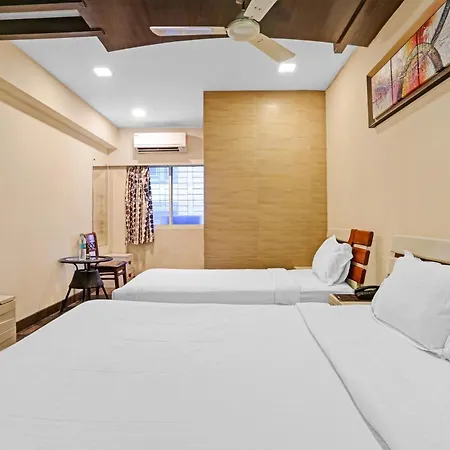 Oyo Executive Hotel 3*
