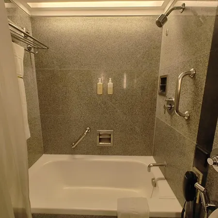 Marine Plaza Hotel Mumbai