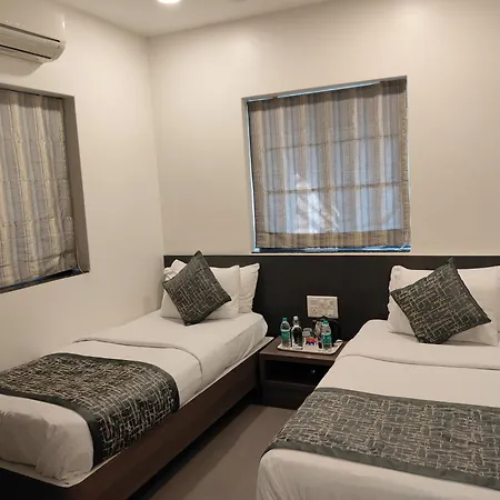 Apollo - Colaba Causeway