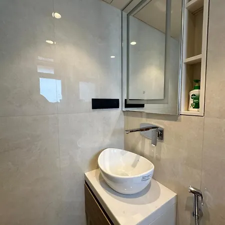 Rudraya Homes - Cozy Premium Serviced Khar - Next To Bandra