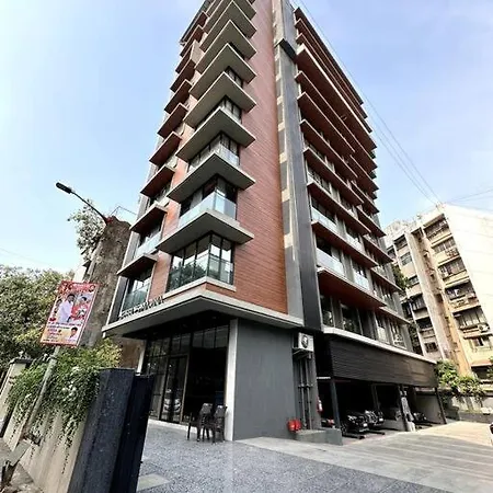 Luxury 2 Bhk Near Soho House Mumbai
