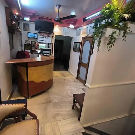 Rupali Hotel *