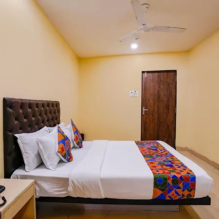 Guest house U Life Residency Mumbai