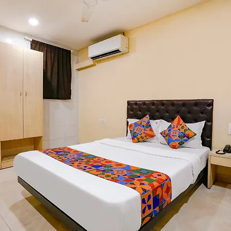 Guest house U Life Residency Mumbai