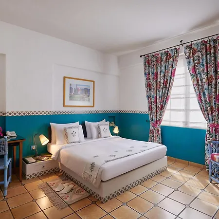 The Gordon House - Near Gateway Of India Hotel