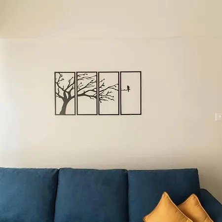 Spacious, Bright, Centre 3bhk Near Airport * Mumbai