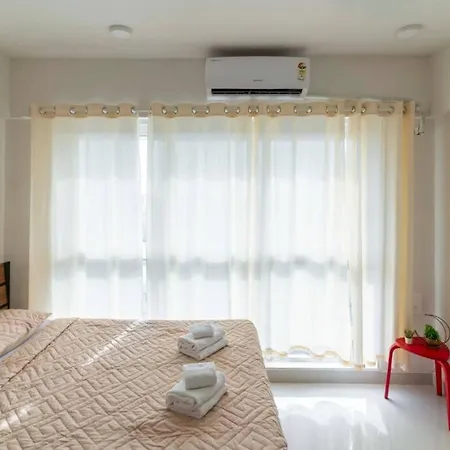 Apartment Spacious, Bright, Centre 3bhk Near Airport