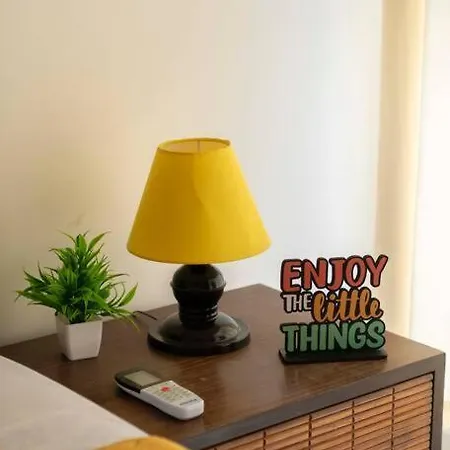 Spacious, Bright, Centre 3bhk Near Airport Apartment *