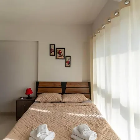 Spacious, Bright, Centre 3bhk Near Airport *