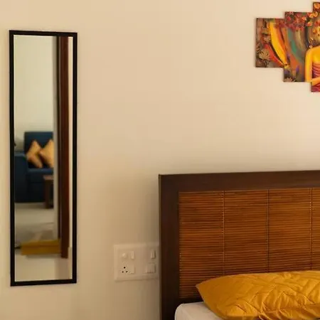 Apartment Spacious, Bright, Centre 3bhk Near Airport *