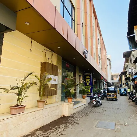 Hotel Arton Regency - Near International Airport