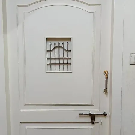 Apartment Cozy N Spacious 1bhk In Khar West