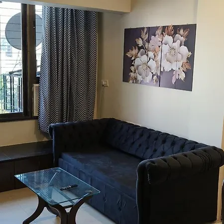 Apartment Cozy N Spacious 1bhk In Khar West *