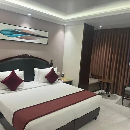 Hotel Suba Palace Near Gateway Of India 4*