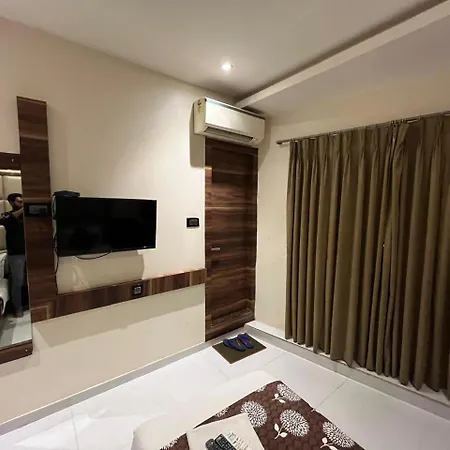 Shahi Darbar Terminal-2 Guest house *