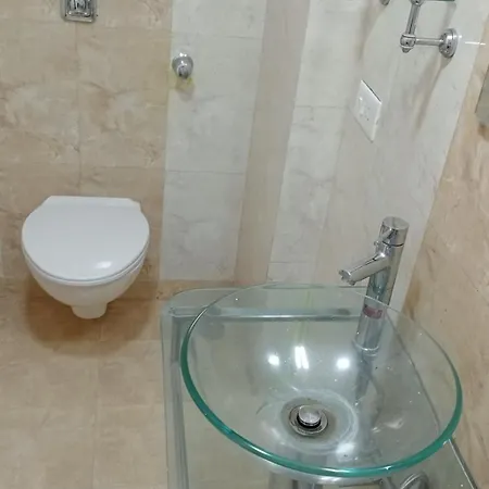 Apartment Spacious 1bedroom Near Airport *