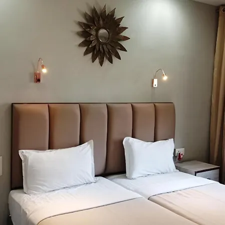 Spacious 1bedroom Near Airport *