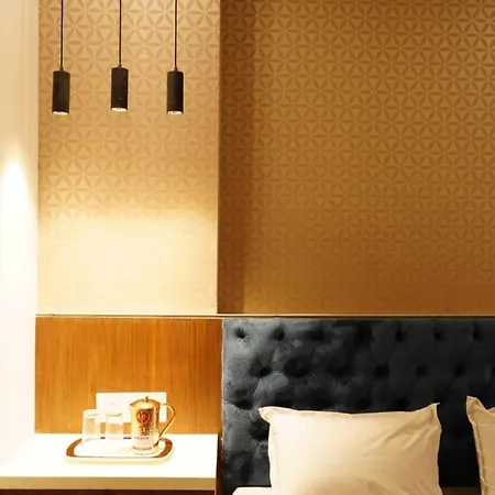 Elegance Hotel 4*