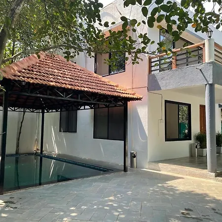 Swagat By The Pool Apartment