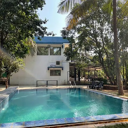Apartment Swagat By The Pool