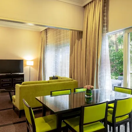 Marriott Executive - Lakeside Chalet,