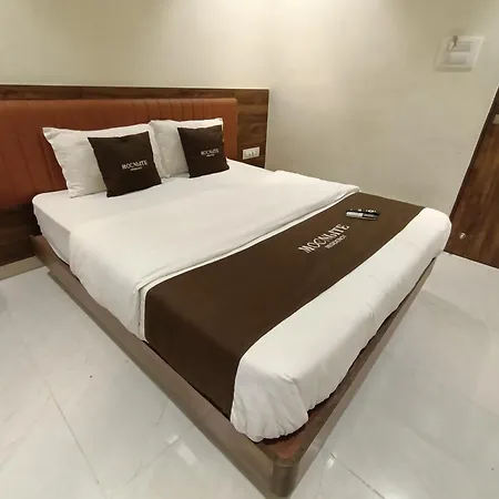 Moon Lite Residency - Marve Road Malad West - Premium Couple Friendly Hotel 2*